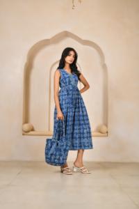 ชุดเดรสผ้าฝ้ายพิมพ์ลายด้วยมือสำหรับผู้หญิง เนื้อผ้านุ่ม ระบายอากาศได้ดี รับผลิตตามขนาดและป้ายกำกับ ขายส่งจากโรงงาน - Product Image 2