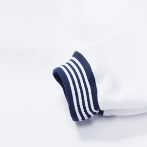 Pull-over d'hiver de luxe personnalisé pour femme, en molleton surdimensionné, à col rond, avec manches chauve-souris tissées et bordures, et broderie frontale de marque personnalisée - Product Image 6