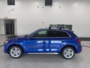 2022 Audi Q5 55 S สายพรีเมี่ยม
