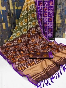 Sari traditionnel long en coton pur doux de style gujarati, imprimé bandhni, broderie lourde, pour un usage quotidien - Product Image 3