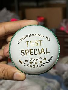 High Quality JAWAS SPORTS <b>White</b> Leather <b>Cricket</b> Ball Official Weight 50 Hard for Training Custom Logo Customizable Size - Product Image 2