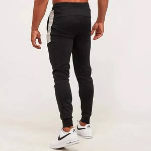 กางเกงกีฬาผ้าคอตตอนสำหรับผู้ชายกางเกงออกกำลังกายผ้า100% แห้งเร็วพร้อมกางเกงเอวกลางพิมพ์ลายผ้าใบซักสีเข้ม - Product Image 4