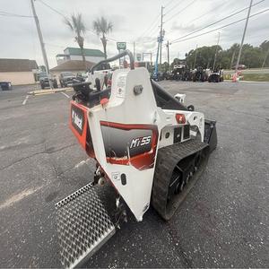 Chargeuse compacte polyvalente Bobcats MT55 conçue pour les projets de construction et d'aménagement paysager exigeants de qualité supérieure - Product Image 5