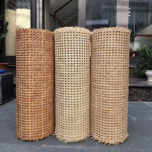 Malla de Ratán Tejida a Mano que Ofrece una Superficie Transpirable y una Apariencia Natural para Uso en Interiores - Product Image 1