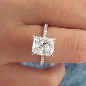 Bague de fiançailles avec coussin allongé de 2.50 ct Moissanite Hidden Halo et bande demi-éternité idéale pour la proposition de fiançailles - Product Image 2