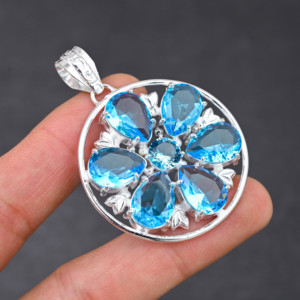 Pendentif élégant en topaze bleue fait à la main en argent 925 plaqué bijoux de créateur cadeau pour femmes fête d'anniversaire - Product Image 2