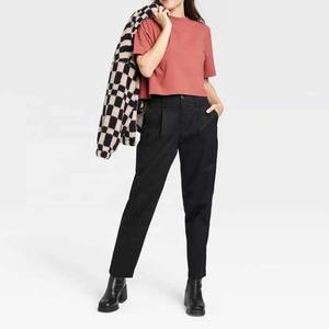 Débardeur décontracté à logo court devant en jersey respirant pour femme - Product Image 3