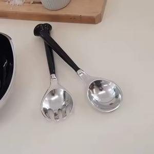 Fabulosos Servidores de Ensalada de Acero con Mangos Elegantes, Utensilios para Ensaladas para Eventos y Restaurantes de Catering - Product Image 3