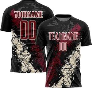 Ensemble de vêtements de football OEM à séchage rapide pour jeunes hommes Short de maillot de football personnalisé fabriqué par un producteur de vêtements de sport pour les équipes de clubs - Product Image 3