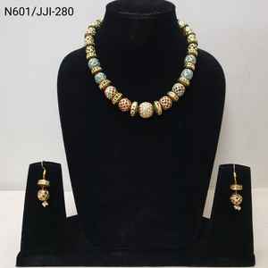 Boucles d'oreilles Jadau en pierre multicolore de créateur Collection de colliers et boucles d'oreilles à la mode - Product Image 6