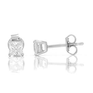 Boucles d'oreilles en diamant taille princesse pour femmes - Product Image 1