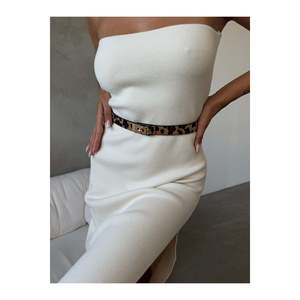 Ceinture élastique fine pour femme avec boucle, adaptée aux pantalons, vestes, chemises et robes. Léopard - Product Image 6
