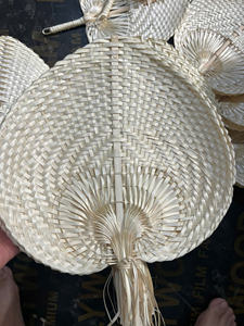 Hecho a mano en forma de hoja de palma de bambú Handfan Natural Wedding Party Favor Idea de regalo de Vietnam Bamboo Fan Uso decorativo - Product Image 6