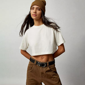 Venta al por mayor de las mujeres 100% algodón recortado camiseta Boxy Fit Drop Shoulder Crop Top Streetwear logotipo personalizado en blanco de moda Top OEM - Product Image 4