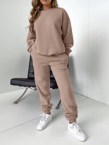 Ensemble de survêtement à capuche Streetwear d'hiver pour femmes doux 100% coton polaire tissu confortable pour les entraînements et les voyages - Product Image 4