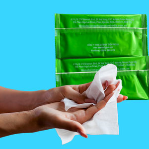 Mini toallitas húmedas de diseño personalizado Superficies de limpieza de cocina hipoalergénicas Fácil de llevar Fabricante de Vietnam - Product Image 1