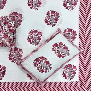 Sábana con estampado artesanal con patrones llamativos y una tela suave y duradera para la comodidad diaria - Product Image 1