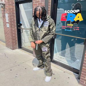 Ensemble de jogging en nylon évasé avec boutons latéraux pour hommes, survêtement cargo décontracté à rayures pour l'été - Product Image 3