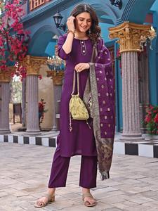 Diseño intrincado Rayon Velvet Wrinkle Free Quick Dry Kurta Pant Dupatta Set Heavy Traditional Indian Pakistani Style Party - Product Image 3