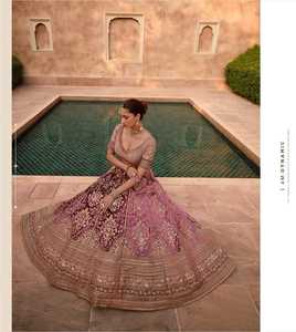 Nouvelle arrivée Lehenga Choli en soie avec dupatta, tenue de fête, de mariage, de mariée, design élégant pour femmes - Product Image 1