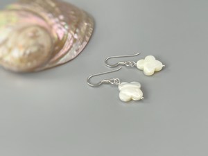 Pendientes de trébol colgante de oro gota madre de perla plata Beachy Shell joyería de verano hecho a mano iridiscente minimalista regalo para esposa - Product Image 3