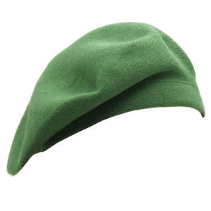 Bérets de qualité supérieure fabriqués avec des matériaux durables, faible MOQ, couleur unie, qualité premium. - Product Image 1