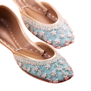 2025 última moda Otoño cuero Khusa para mujeres-venta al por mayor zapatos hechos en Pakistán con colores personalizados - Product Image 1