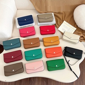 Sac Ando en cuir de vache véritable, petit sac bandoulière avec chaîne et fermeture à rabat pour femmes - Product Image 3