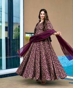 Tenues de soirée Lehenga Tenues de soirée pour femmes et filles Lehenga Choli avec Dupatta en prix de gros Vêtement ethnique Surat Apparelgarment - Product Image 5
