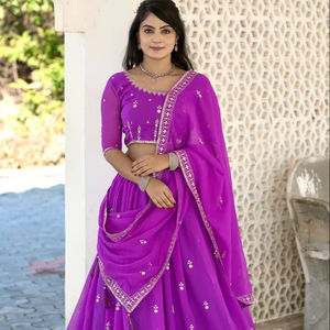 Tendance élégante lourde Georgette cousue Lehenga Chaniya Choli pièce ensemble avec broderie traditionnelle séquence travail couleur violette - Product Image 1
