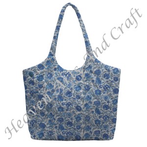 Meilleure vente Sac fourre-tout matelassé en peluche imprimé à la main pour femme de grande capacité disponible au prix d'usine - Product Image 4