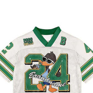 Maillot de football Streetwear, impression de chiffres en gras avec des graphismes de crâne, design tendance et ample. - Product Image 3