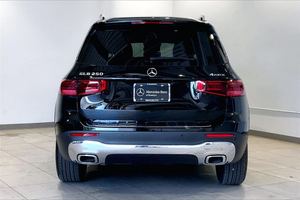 (SK) Extremadamente Súper Limpio Usado 2024 M-e-r-c-e-d-e-s-B-e-n-z GLB 250 4MATIC - Product Image 2