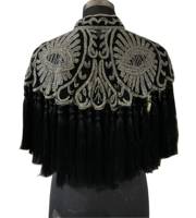 Cape en maille soyeuse Spandex/Polyester pour femme, sexy et attrayante, avec broderie géométrique, design élégant, pour soirée, ornée de perles et de pompons faits à la main