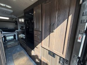 Vendeur Vérifié Nouveau 2026 Pop Caravan 2800BH Remorque de Voyage en Acier Inoxydable 45m Charge Utile 45kg Capacité de Couchage 6-8 Personnes - Product Image 6