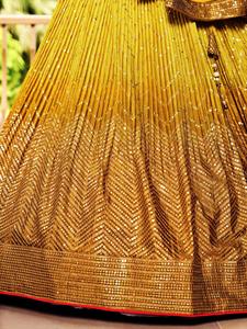 Designer Lehenga Choli avec broderie lourde Lehenga Choli pour demoiselles d'honneur et fêtes de mariage du fournisseur indien - Product Image 5