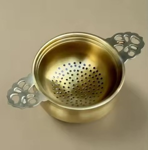 Passoire à thé en laiton Passoire à thé en laiton fini or de qualité supérieure Infuseur à thé en acier inoxydable de conception moderne de haute qualité - Product Image 1