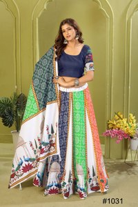 Lanzamiento del Nuevo Estilo Moderno de Lehenga Choli para Fiestas y Bodas, Tela de Rayón y Algodón Pesado con Estampado en Relieve, Secado Rápido, para Todas las Estaciones - Product Image 2