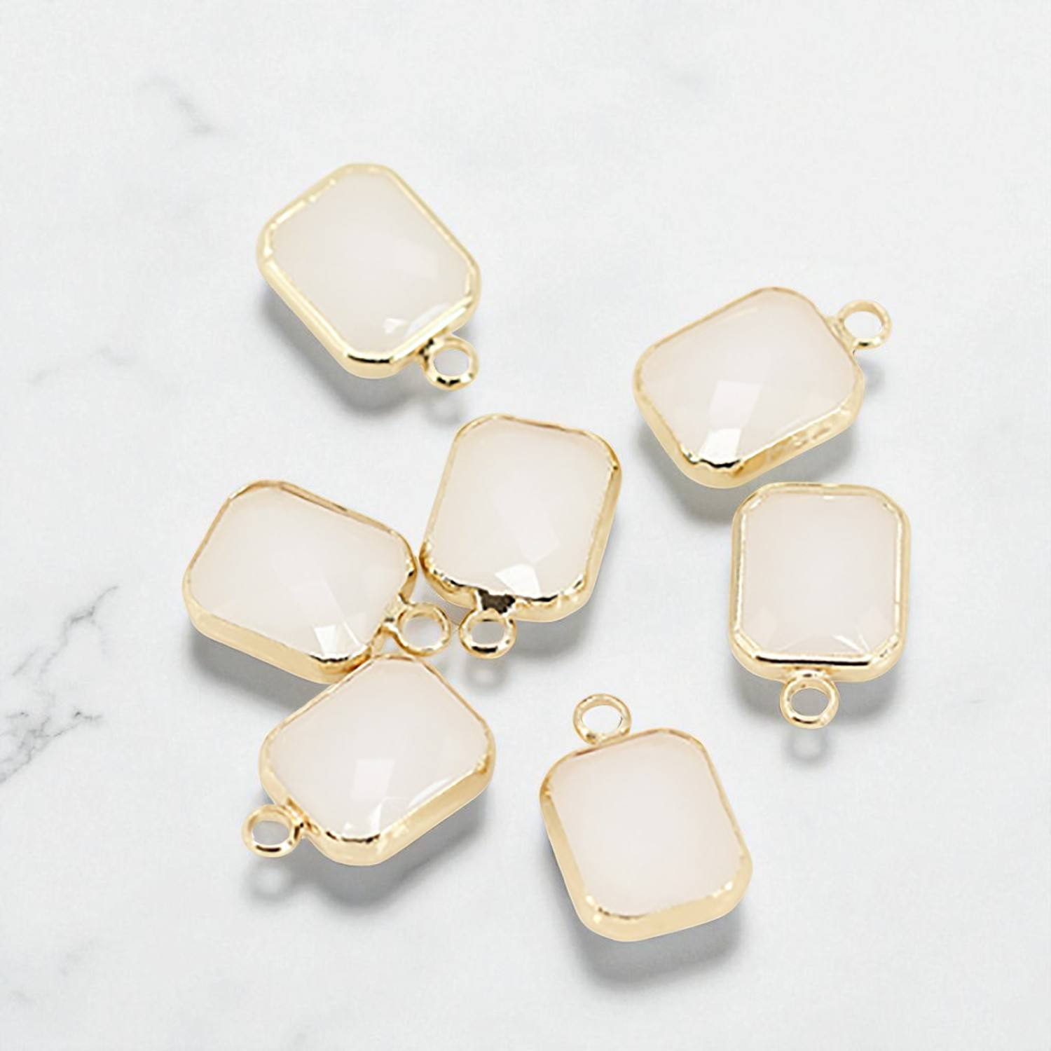 มูนสโตน