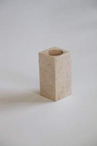 Support de bougie conique minimaliste moderne en marbre nu, décoration d'accent de table, pierre naturelle artisanale, décoration artistique pour la maison - Product Image 4