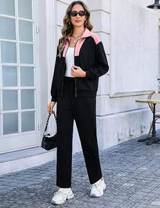 ชุดวอร์มผู้หญิงแบบ 2 ชิ้น ผ้าเนื้อหนา ปักลาย สำหรับฤดูหนาว พร้อมกางเกงขายาวทรงกระบอกเข้าชุด - Product Image 3