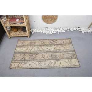 Alfombra Turca Vintage Pequeña de 2.5x4.1 pies, Alfombra de Lana Beige - Product Image 3