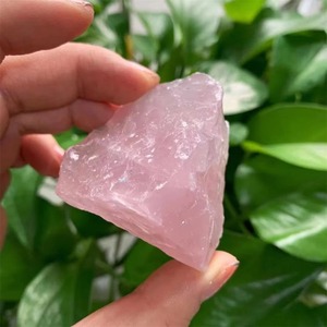 หินควอตซ์สีชมพูกุหลาบธรรมชาติบริสุทธิ์หินคริสตัลหยาบขนาดใหญ่หินแร่ตัวอย่างสำหรับตู้ปลาการรักษาของตกแต่งบ้าน - Product Image 2
