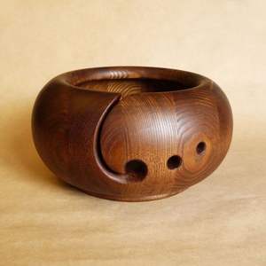 Cuenco de Madera Portátil y Sencillo para Hilos de Crochet, Calidad Profesional |   Soporte para Hilo de Tejer Ecológico y Duradero con Acabado Liso para Facilitar el Uso - Product Image 5