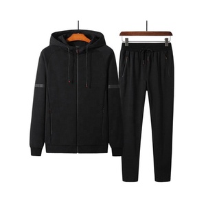 Ensemble de jogging de qualité supérieure pour homme, sweat-shirt à capuche avec poches latérales et pantalon de survêtement - Product Image 2