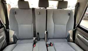 Negro 2024 T o y o t a L a n d C r u i s e r Hard Top Twin Turbo con asiento de tela Transmisión automática Bluetooth - Product Image 6