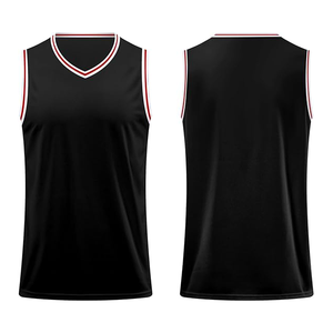 Uniforme de Baloncesto Personalizado de Alta Calidad – Camiseta y Pantalones Cortos Sublimados 100% Poliéster - Product Image 3