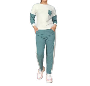 ชุดวอร์มสตรีคุณภาพพรีเมียมสำหรับฤดูหนาว ชุดออกกำลังกายแบบ 2 ชิ้น ออกแบบเองได้ เหมาะสำหรับฟิตเนสและยิม - Product Image 1