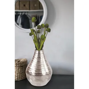 Jarrón de Metal Alto de Alta Gama para Decoración de Interiores, Fabricante de Artículos de Lujo para Interiores Elegantes, Jarrón de Metal para Fiestas - Product Image 2