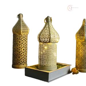 Elegante Portavelas Decorativo de Metal con Diseño Moderno |   Apto para Ramadán, Resistente al Agua y Duradero |   Entrega Rápida para Artículos Contemporáneos - Product Image 4